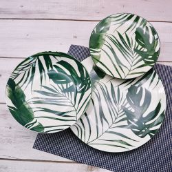 порцеланов сервиз за хранене Tropical, включващ чинии с дизайн на палмови листа