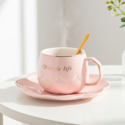 чаша за капучино или чай 250 мл, чинийка с форма на мида и лъжичка Simple Life Pink - порцелан
