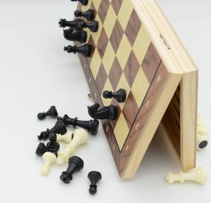 Комплект шах с магнитни фигури и табла MORELLO