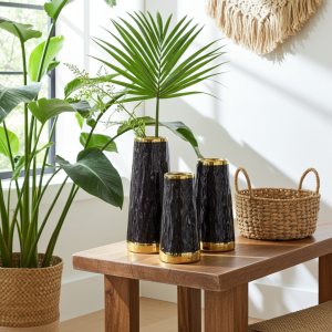 черни вази (21 и 24,5 см) - Модерен декор за дома