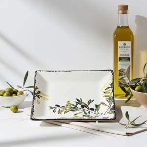 квадратна Керамична Чиния за Десерт с Маслини и Цитрусов Акцент 18.5 см