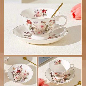 „Порцеланова чаша Morello с флорален принт на рози и чинийка“