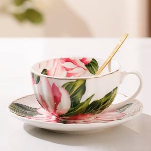 Порцеланов комплект за кафе чаша 200 мл с чинийка и златна лъжичка Morello Magnolia в три цвята от онлайн магазин liv.bg.