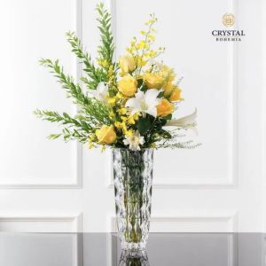 Голяма масивна кристална ваза за цветя Bohemia Crystal Diamond с височина 33 см