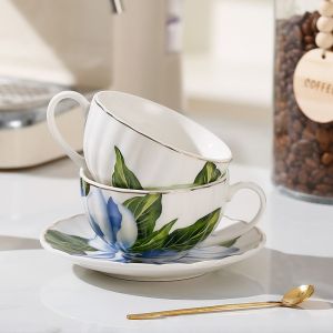 Порцеланов комплект за кафе чаша 200 мл с чинийка и златна лъжичка Morello Magnolia в три цвята от онлайн магазин liv.bg.