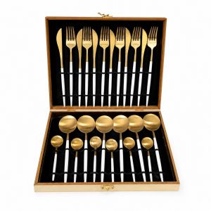 комплект прибори за хранене Morello Royal Gold & White Matt в матово златисто и бяло от 24 части, подредени в отворена дървена кутия